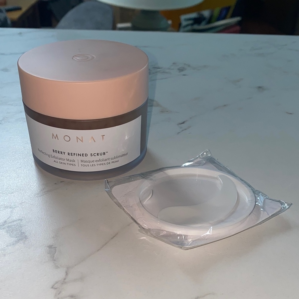 MONAT Berry Refined Scrub